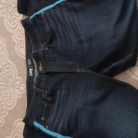 Lee Jeans! - Picture 5 of 7